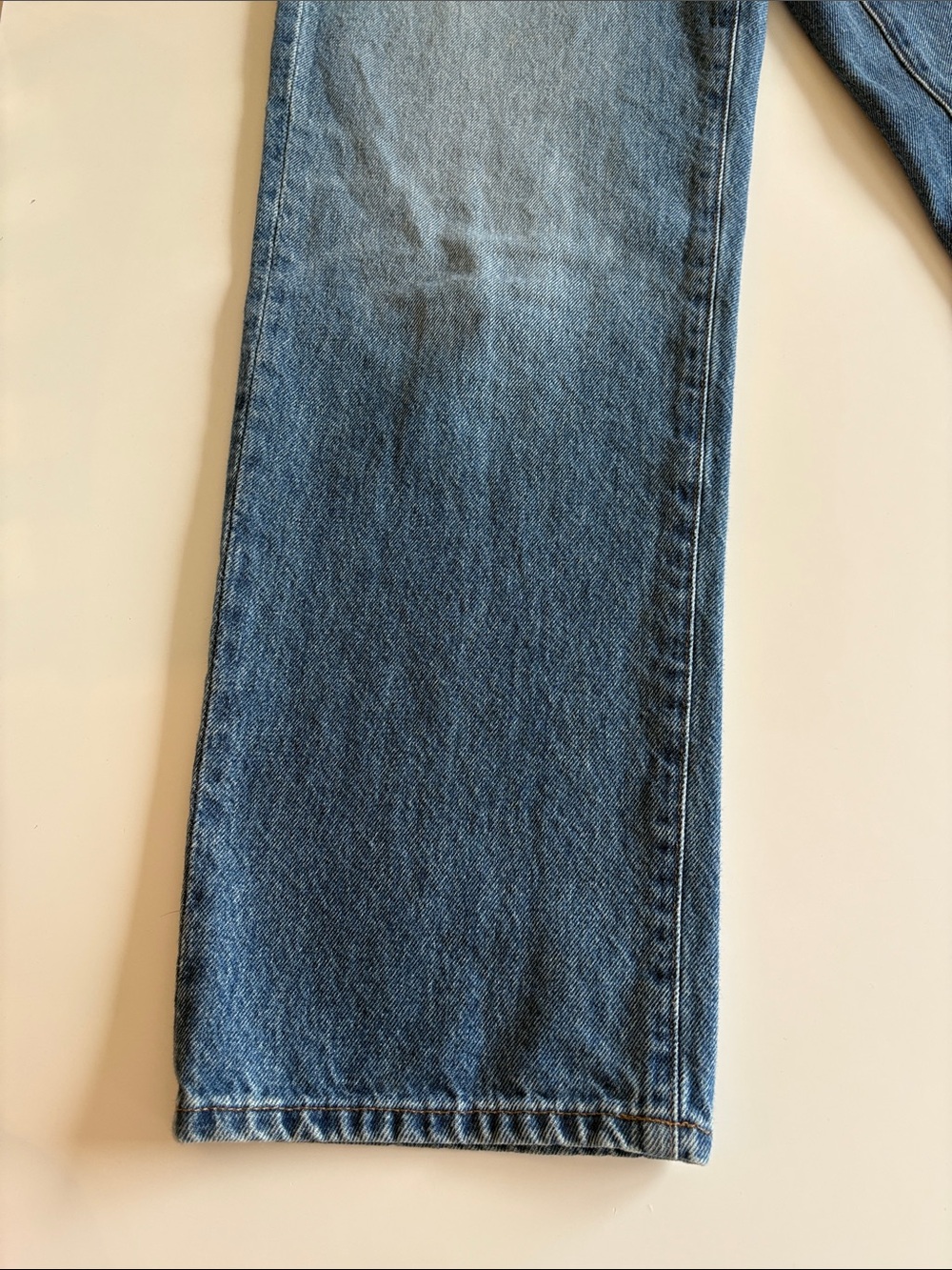 Madewell Low-Slung Straight Leg Jeans in Medium Blue Wash - Picture 2 of 6